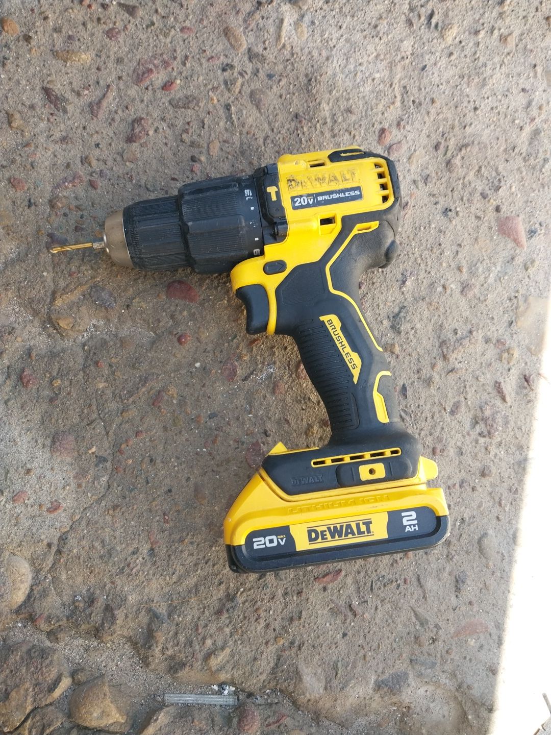 Dewalt 20v Max Hammerdrill with 2ah battery