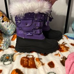 Size 11 Snow Boots 
