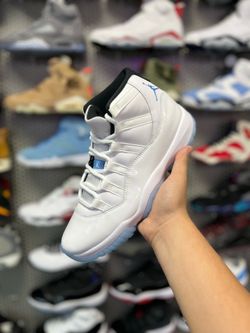 Jordan 11 Retro Legend Blue