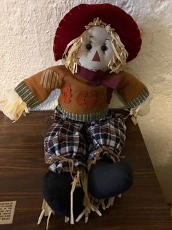 Scarecrow - can sit or lean up against any of your Fall displays