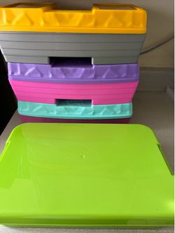 4 sets of Kids kinetic sand with boxes and toys