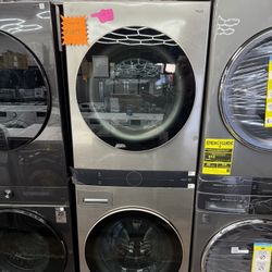 New open box LG WashTower Stacked SMART Laundry Center 4.5 Cu.Ft. Front Load Washer & 7.4 Cu.Ft. Gas Dryer in Graphite Steel