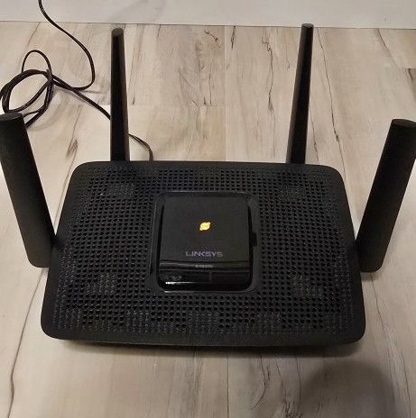 Linksys Triband Router - AC2200