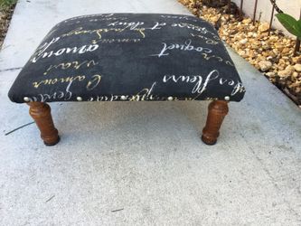 Small foot stool or bench in great condition