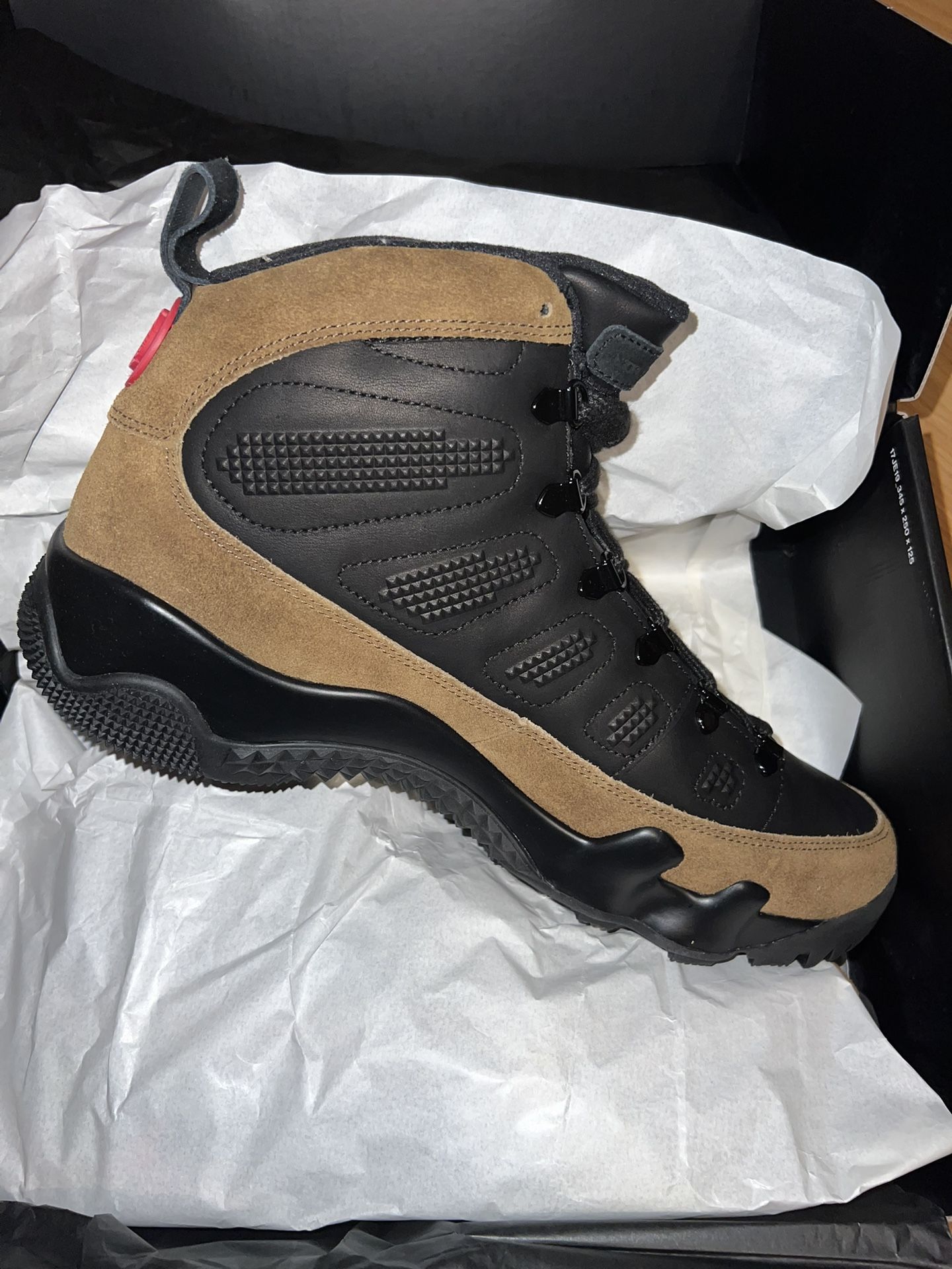 BRAND NEW NIKE AIR JORDAN RETRO 9 OLIVE BOOT SIZE 12 $510