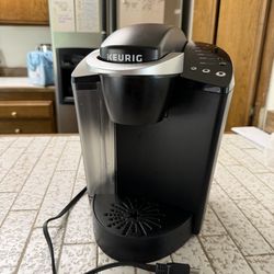 Keurig Coffee Maker – Works Great ☕️