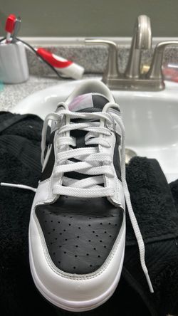 Nikes size 9-8  woman’s