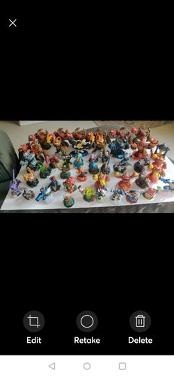 Collection of assorted Skylanders Giants and figures from the Skylanders