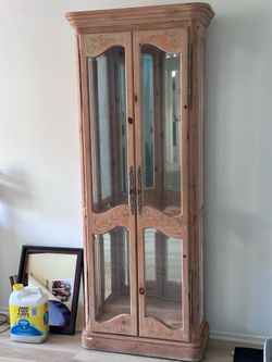 Wooden China Caninet