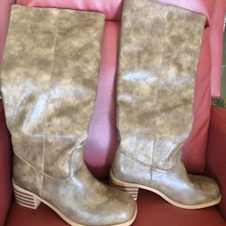 Boots For Woman  Size 11.
