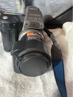 Sony digital still camera model MVC-FD95