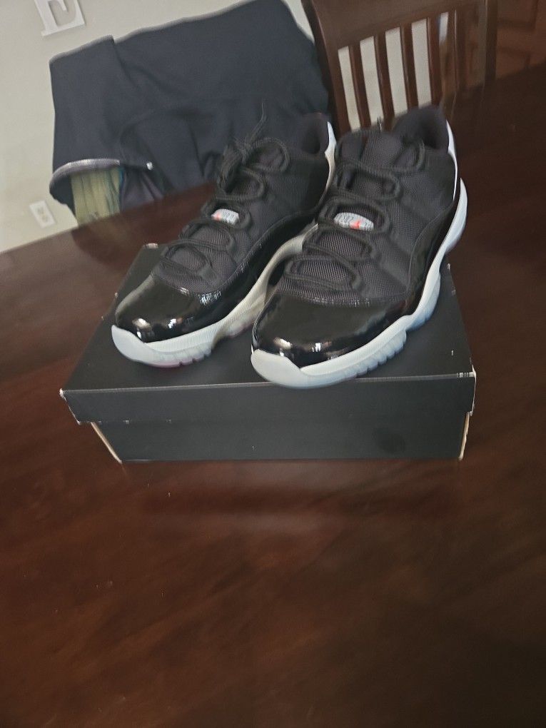 Nike Air Jordan 11 Retro Low