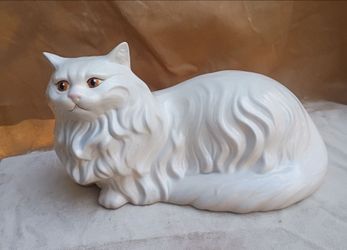Ceramic life-size Persian cat