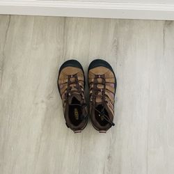 Keen shoes size 5 