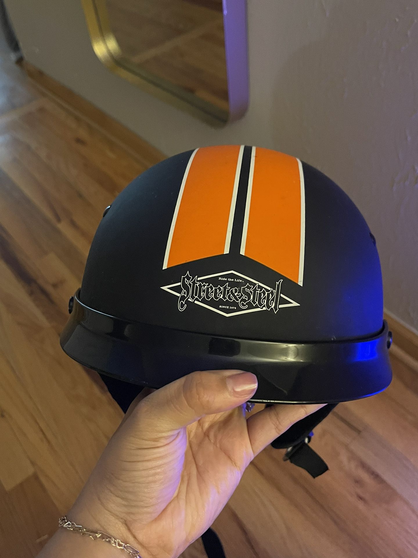 Motorcycle helmet