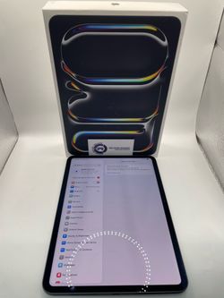 M5 iPad Pro - Immaculate Condition - 256gb - Box and Charger - For Sale or Trade
