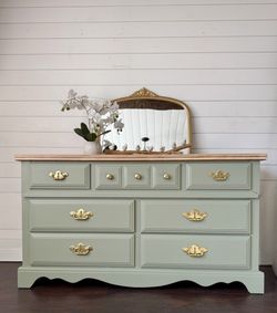 REFINISHED BROYHILL DRESSER