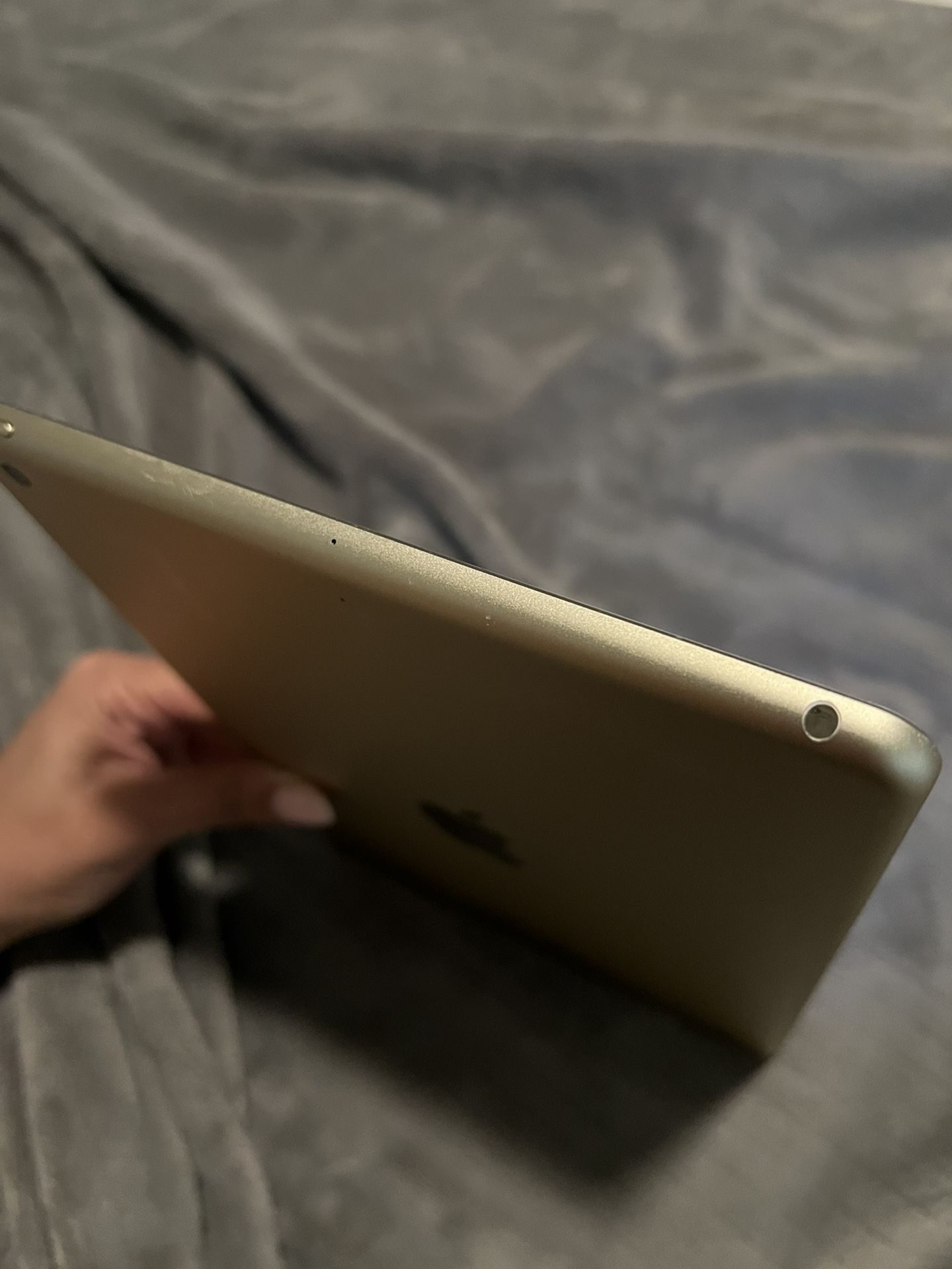 iPad 5th Generation 32GB Gold