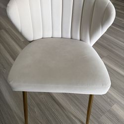 2 Dining room chairs