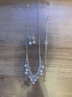 Wedding /Event Jewelry With Carrying Case