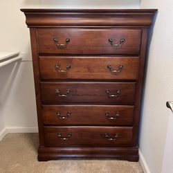 Free Chest Of Drawers/Dresser