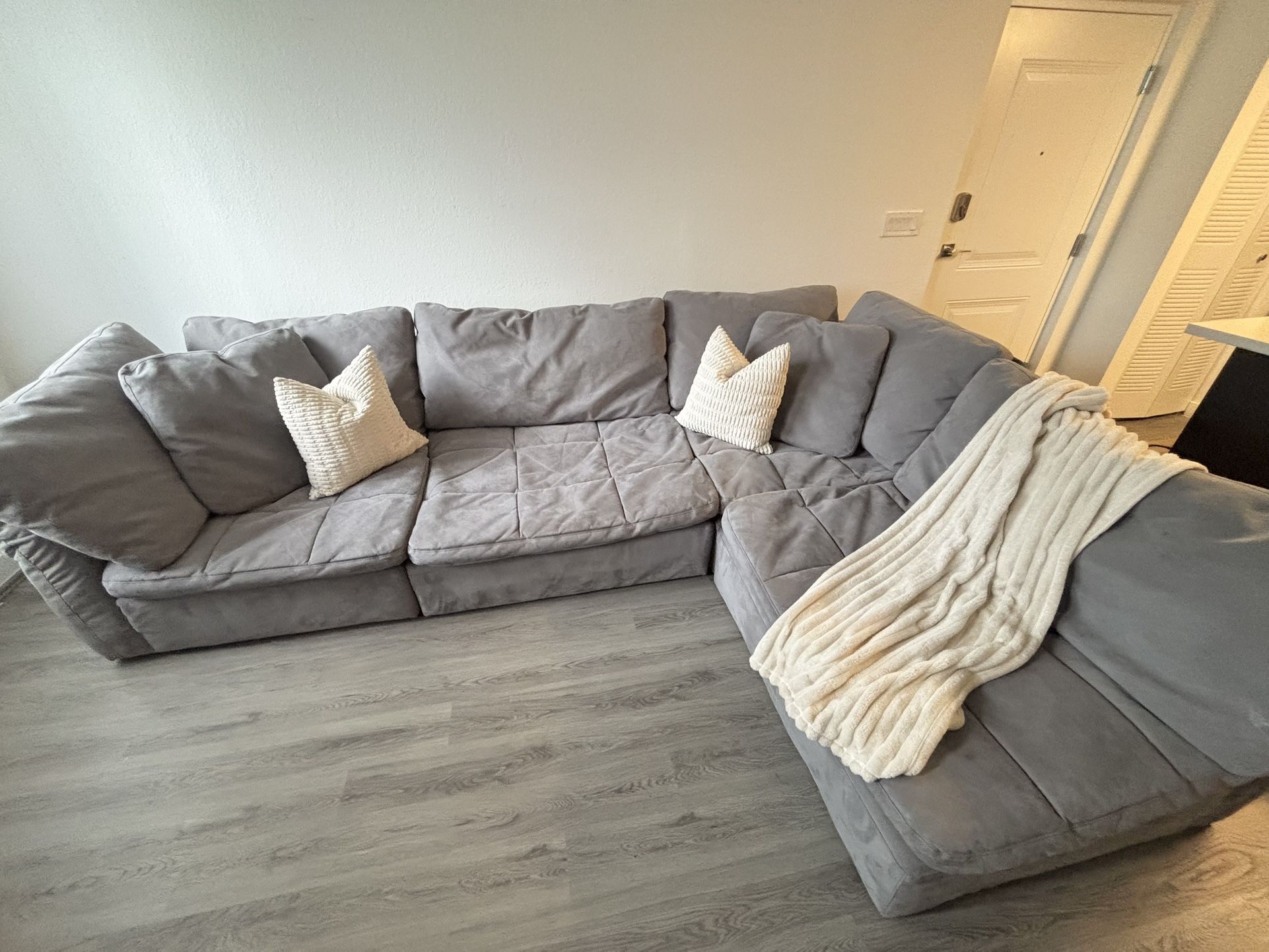 Free Delivery - Gray Cloud Couch Sectional Sofa