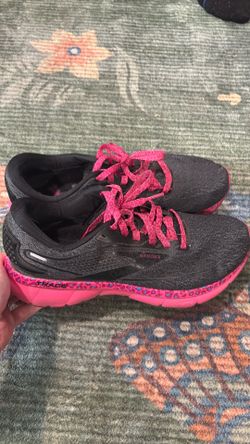 Brooks women’s trace running shoes