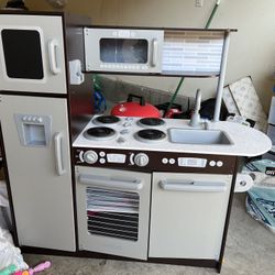 Kids Play Kitchen