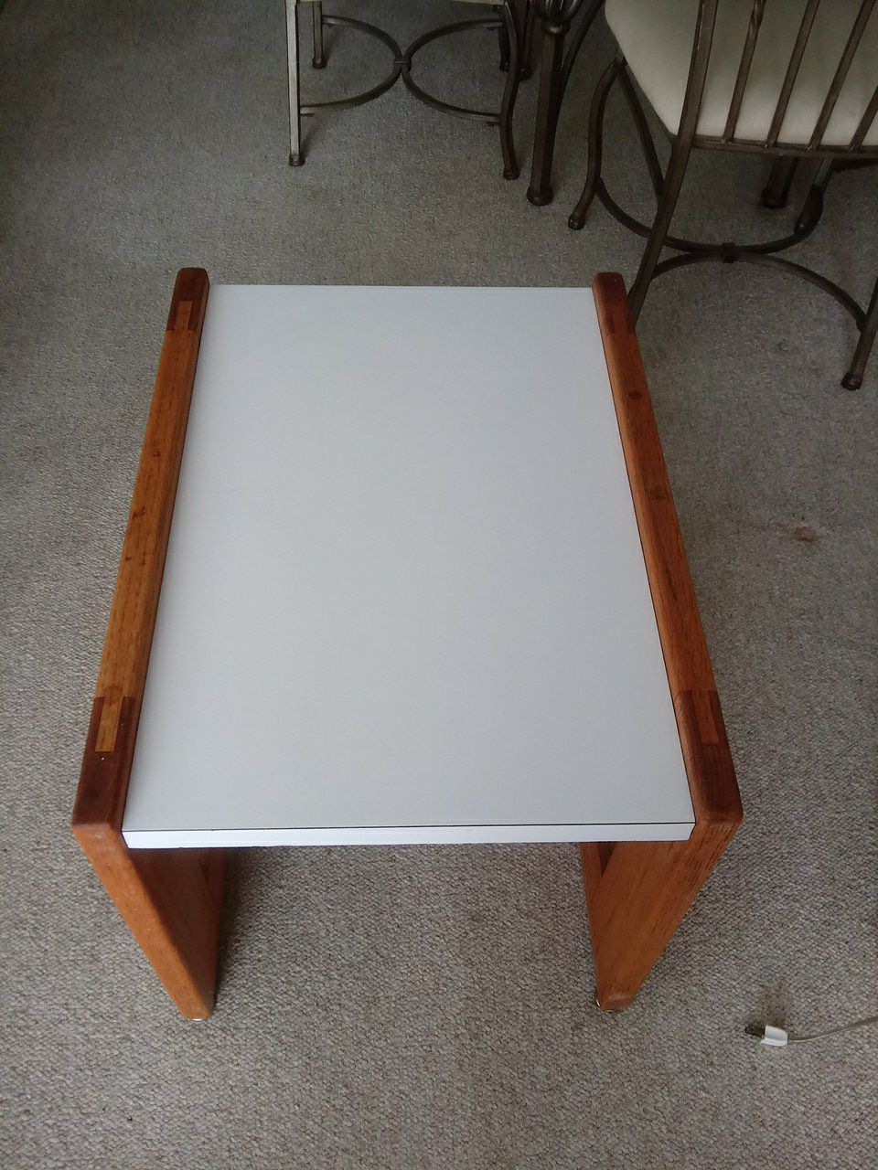 Strong low table wood and formica