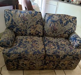 Love seat