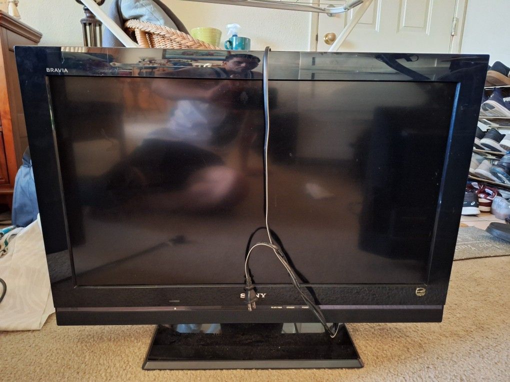 27 Inch TV