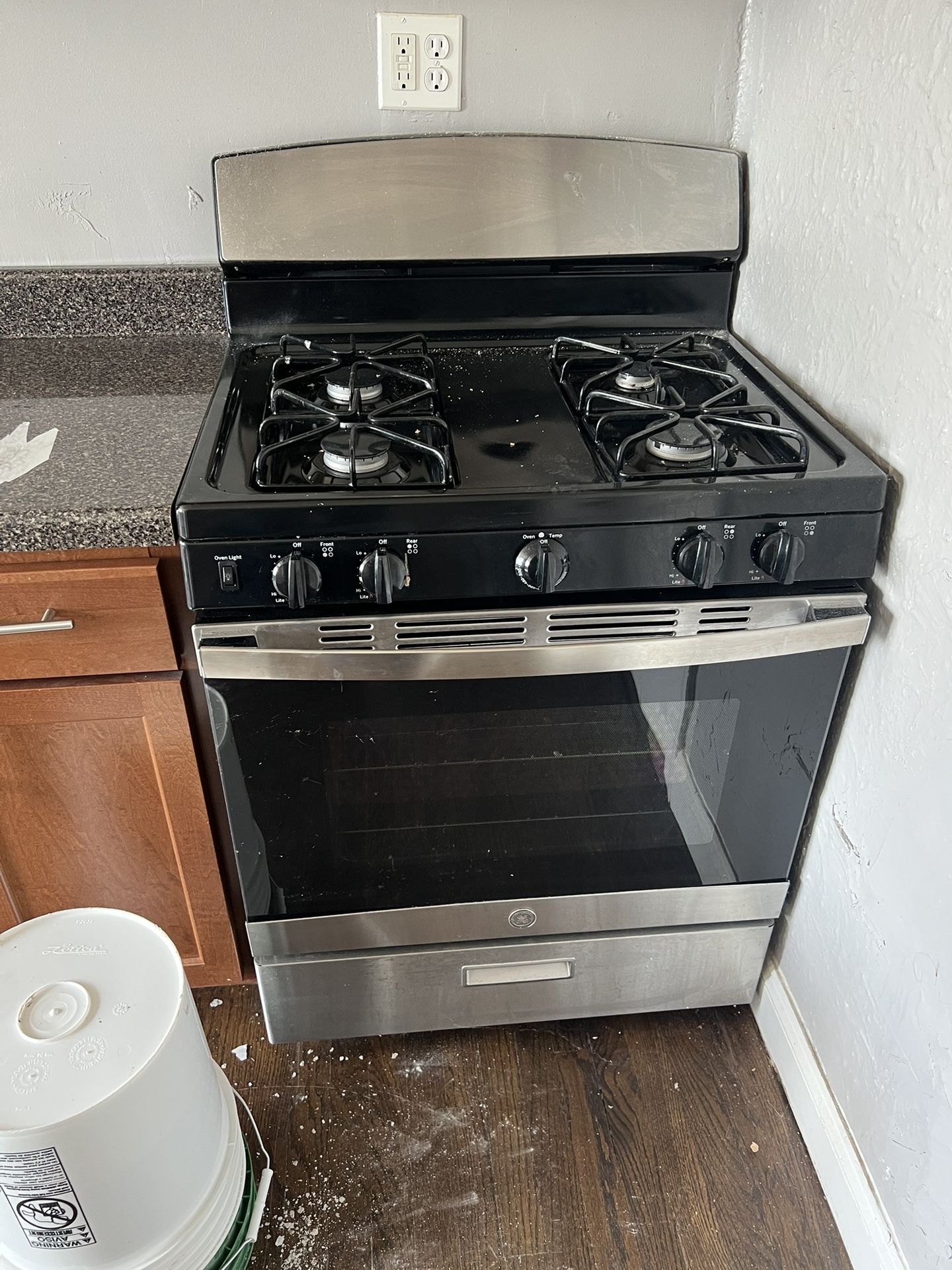 GE Gas Range & Haier Refrigerator