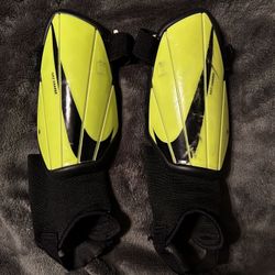 Nike Charge Youth Shin Guards