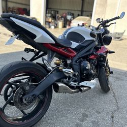 2015 Triumph Street triple 675R