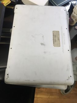 Parts for Macboot unibody’s.mother boards, palm rests,or keywords and back covers for Macbook unibody’s on sale. No screws.