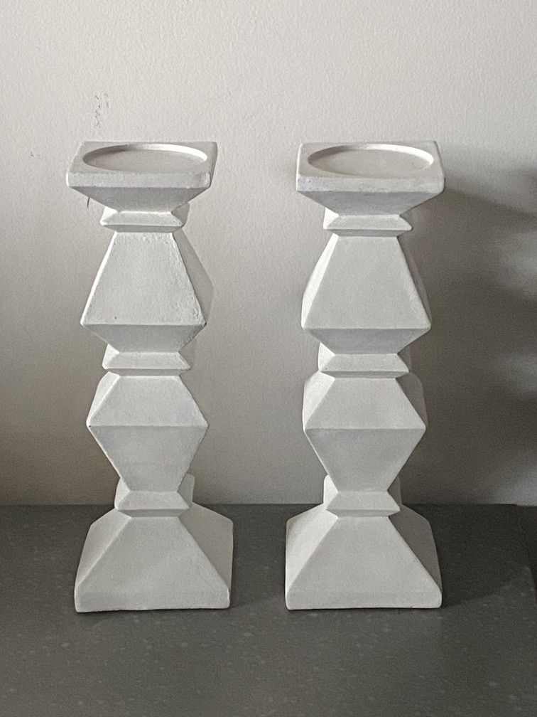 Set Of 2 Modern White Candle Holders H12"