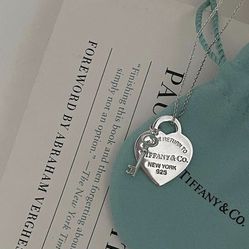 Heart Tag with Key Pendant

Tiffany 