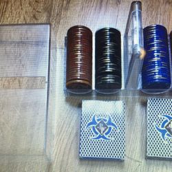 Poker chip set with cards and carrier