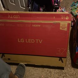 32 Inch LG TV