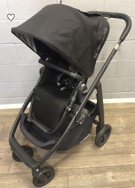 Cruz Uppababy 2015- Jake- all black... used, scratches on base metal