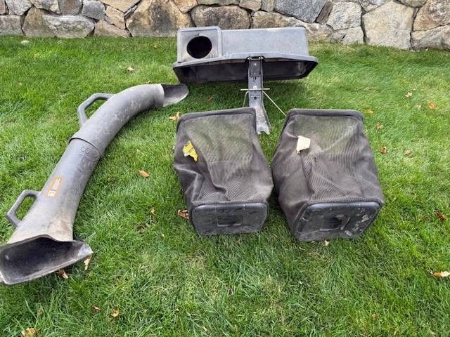 John Deere 48" Twin Bagger for 100 Series Tractor