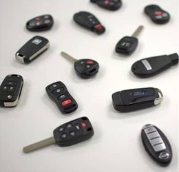 Car keys and fobs llaves