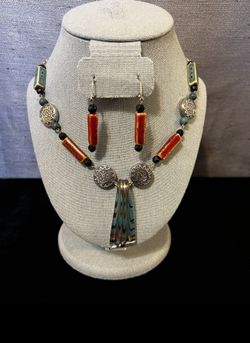 Southwestern Style Necklace & Matching Earrings 