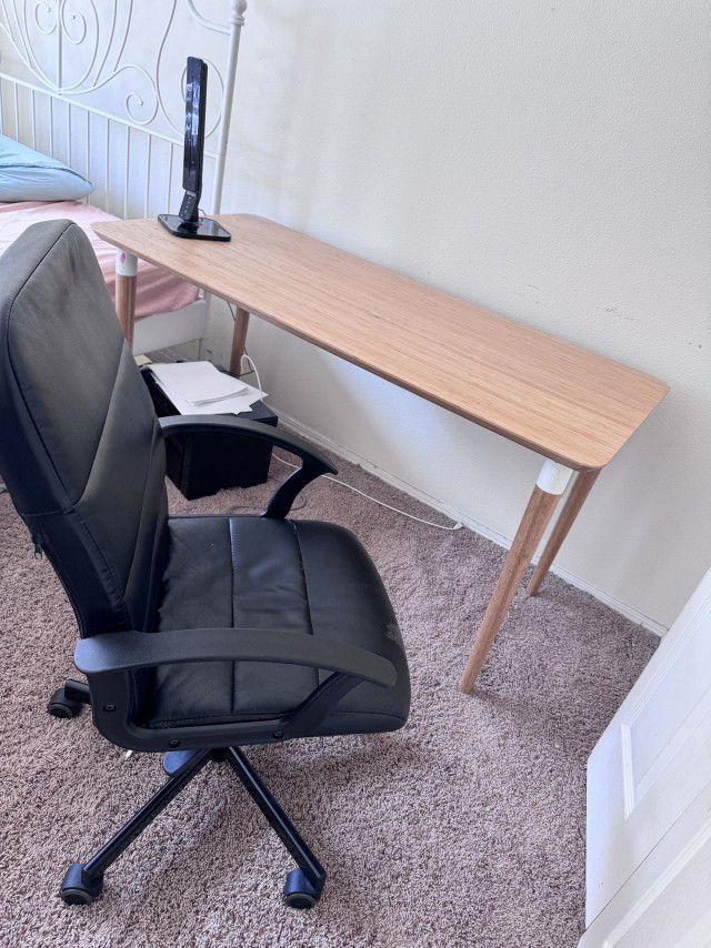 Desk+Chair