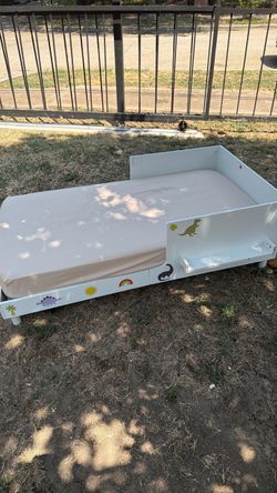 Toddler bed