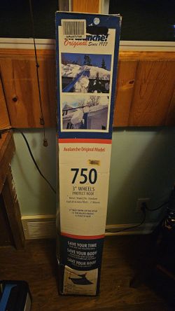 Brand New Avalanche! 750 Wheeled Roof Snow Removal System - Never Opened