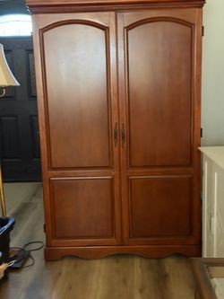 Computer table cabinet