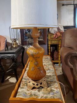 Bueatiful Hollywood lamp l