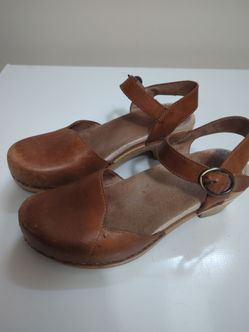 Dansko clog dress shoes