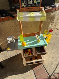 Kids lemonade stand